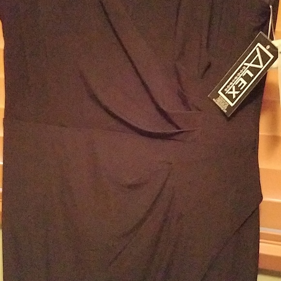 ALEX Dress - Picture 2 of 4